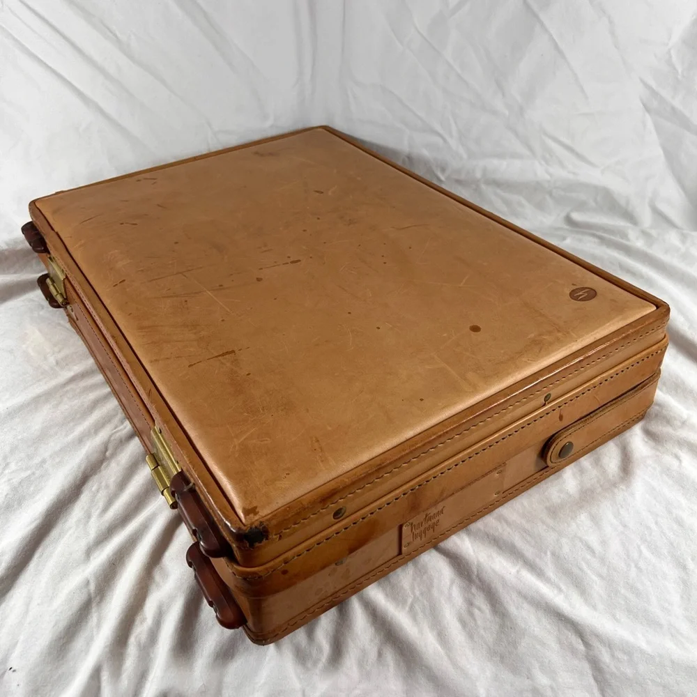 HARTMANN Stunning Authentic Belting Leather Woodbox Luggage Briefcase Attaché.